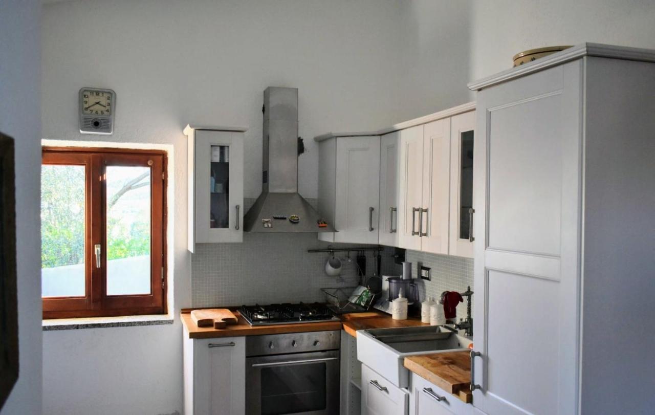 Iss Travel, Sea View Apartment Il Corbezzolo - Ground Floor With Air-Condition Сан Теодоро Екстериор снимка